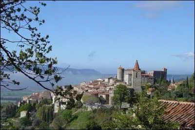 Comment s'appelle cette commune varoise ?