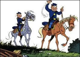 Dans 'les tuniques bleues', quels sont les grades de Blutch et Chesterfield ?