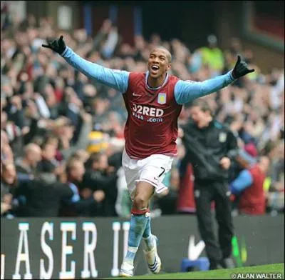 Ashley Young a rejoint cet t le club de...