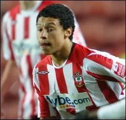 Arsenal a mis sur un jeune anglais qui voluait en deuxime division, il s'appelle...