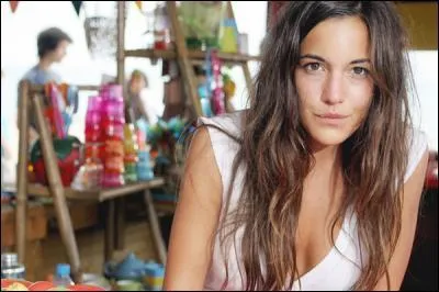 Elle tenait le bar sur la plage...