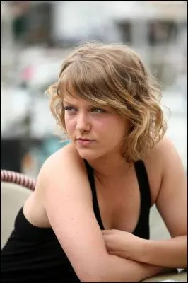 C'est la copine de Toni...