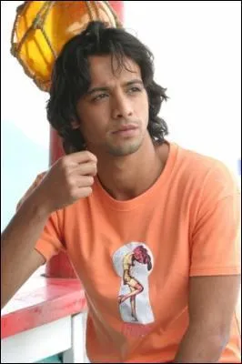 Il est le meilleur ami de Matteo et Pierre...