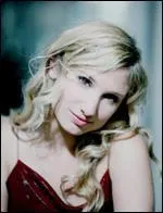 Comment s'appelle-t-elle en vrai ?