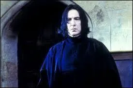 Comment s'appelle ce professeur ?