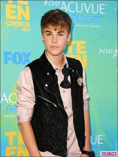 Comment les beliebers surnomment-ils le garde du corps blanc de Justin ?