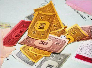 Parmi ces trois personnages, lequel est le plus riche ?