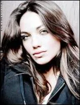 Comment s'appelle la meilleure amie de Lo dans la saison 3