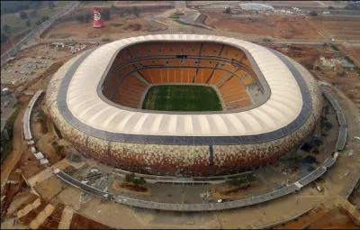 Comment s'appelle le nom du stade qui a accueilli la finale de la Coupe du Monde 2010 ?