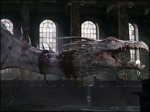 Harry, Ron et Hermione s'chappent de Gringotts sur le dos d'un dragon blanc, dans quel film ?