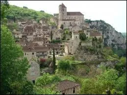 Dans quel dpartement franais se trouve le magnifique village de Saint Cyr Lapopie ?