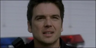 Qui incarne Tom Turcotte dans "Boomtown" ?