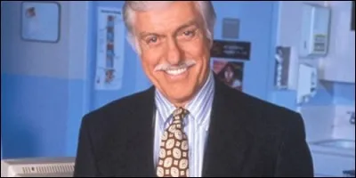 Dans quelle série Dick Van Dyke joue le rôle de Mark Sloan ?