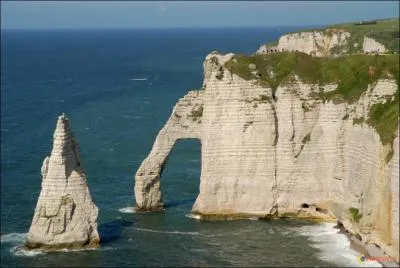 Dans quelle rgion se situe les falaises d'Etretat ?