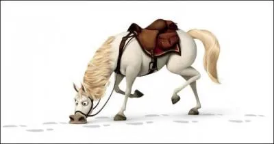 Flynn, dans Raiponce, essaie d'chapper  quel cheval policier ?