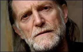 Qui interprte le rle de cette personne ?