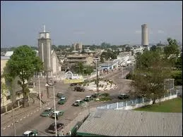 De quel pays Brazzaville est-elle la capitale ?