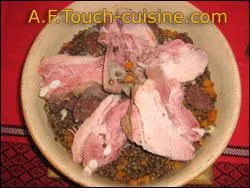 Avec quoi est-il traditionnel d'accompagner le petit sal ?