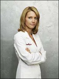 Dans quel hpital Charlotte King est-elle chef du personnel ?