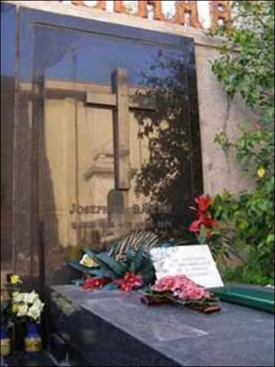 Dans quel tat est-elle enterre ?