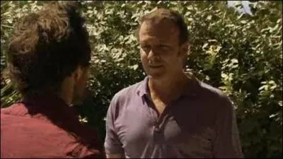 De quoi Vincent menace Fabien ?