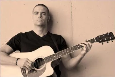 Pour qui Puck chante-t-il 'Sweet Caroline' ?