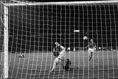 Le renomm gardien Allemand fut la premire victime du tchque Antonn Panenka lors des tirs au but liminatoires lors du Championnat d´Europe de 1976, c'est...