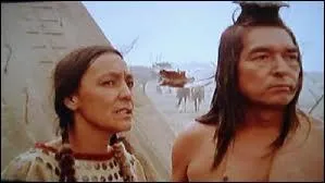 Dresse avec le poing lev, Chaussette !