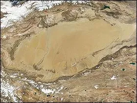 Dans quel pays se situe le dsert ovode du Taklamakan (270000 km2) ?