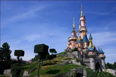 Qui a dit : 'Qui va tre au final directement touch par cette augmentation de TVA ? Les familles, notamment populaires ! '