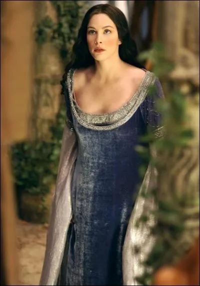 Dans quel film Liv Tyler est-elle vtue d'une superbe robe en velours ?