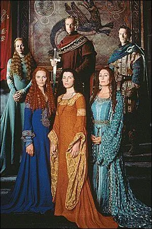Dans quel tlfilm Joan Allen et Angelica Huston, qui incarnent respectivement Morgause et Viviane la fe, sont-elles vtues de bleu ?