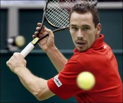 Cocorico ! Voil enfin un Franais. Qui est-ce ?