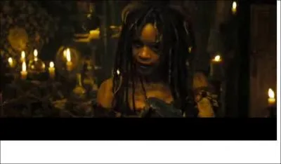 Qu'a Tia Dalma dans les mains ?