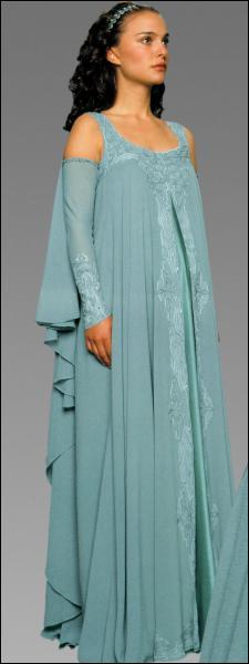 Dans quel film de la saga 'Star Wars' Natalie Portman est-elle vtue de cette robe bleu turquoise qui affine parfaitement sa silhouette de femme enceinte ?