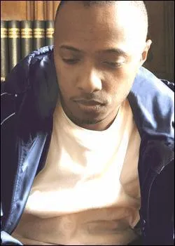 Avec sa voix incomparable et son charme incontournable, c'est :