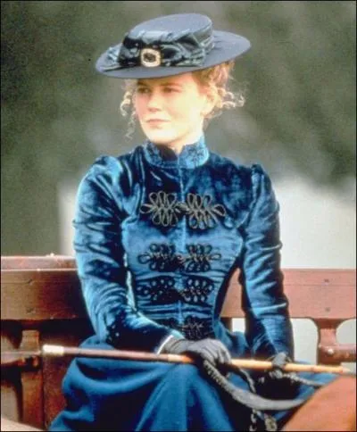Dans quel film se situant  l'poque du far-west Nicole Kidman porte-t-elle cette robe bleue en velours ?