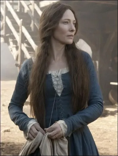 Dans quel film de Ridley Scott, mettant en scne une lgende trs clbre, Cate Blanchett porte-t-elle cette robe bleue d'allure mdivale ?