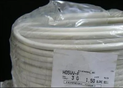 Quelle est la couleur du conducteur de phase ?