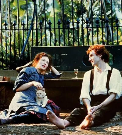 Dans quel film Cate Blanchett prend-elle ainsi le soleil dans une robe bleue  rayures et  pois aux cts de Ralph Fiennes ?