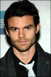 Qui est-ce ? (nom complet)