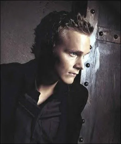 Qui est-ce ? (nom complet)