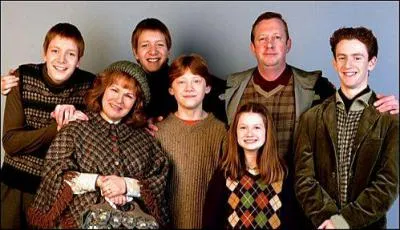 Qui dcouvre le corps du fils Weasley qui meurt ?