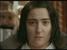 O� travaille M�lanie, et que fait-elle ?