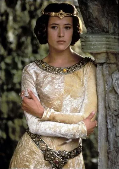 Dans quel film historique Sophie Marceau, qui joue une reine d'Angleterre d'origine franaise, porte-t-elle cette robe peau-de-pche ?