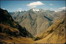 Sur combien de km s'tire la cordillre des Andes du Venezuela  la Terre de Feu ?