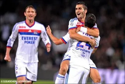 Aprs quatre journes de L1, l'OL occupe la seconde place du championnat. Combien de point(s) les sparent de Montpellier ?