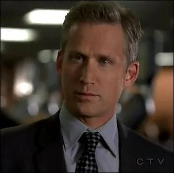 Ce personnage est l'un des 7 suspects de la liste de Jane, et il est aussi membre de Visualize, et ancien agent du CBI. Comment s'appelle-t-il ?