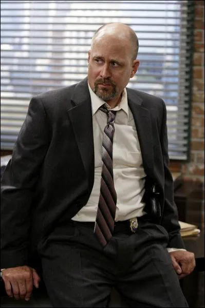 Quel agent a dj travaill avec Lisbon, et a t tu par sa secrtaire sur ordre de John le Rouge ?