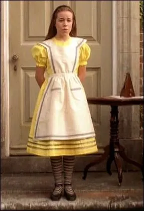 Dans quel film avec Tina Majorino peut-on apercevoir une hrone d'habitude habille en bleu porter cette fois-ci une jolie robe jaune ?
